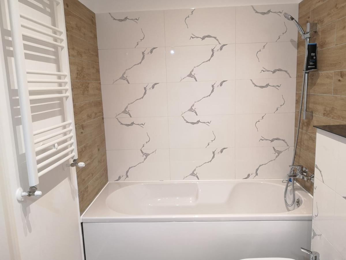 Ared-Atrium Mall Chrysflatty3 Premium Apartment 60Mp Arad Exterior foto